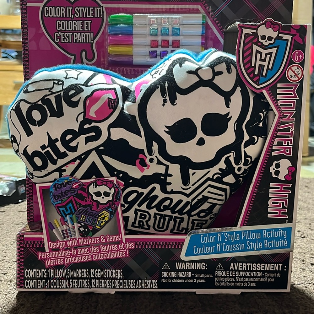 Monster High Color N’ Style Pillow Activity